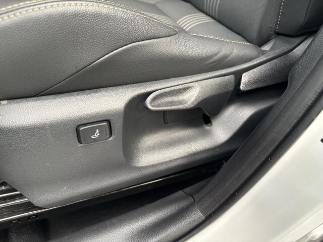 Toyota YARIS Cross 1.5 Hybrid Adventure 21000km! Nl Auto, zeer luxe !