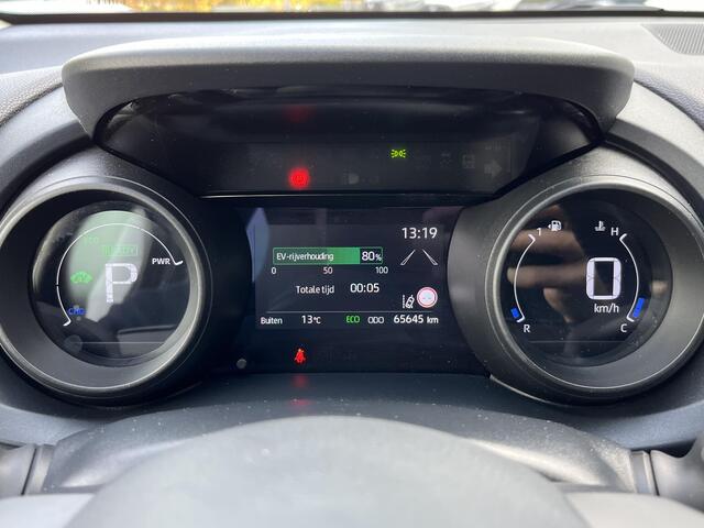 Toyota YARIS 1.5 Hybrid Dynamic Trekhaak / All Season Banden