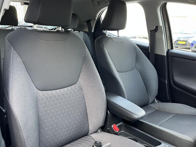 Toyota YARIS 1.5 Hybrid Dynamic Trekhaak / All Season Banden