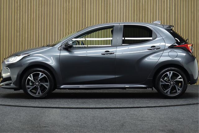 Toyota YARIS 1.5 Hybrid 115 Executive Edition | Facelift | Adaptive-cruise | Camera | Clima | Apple Carplay & Android Auto | Keyless | Full Led | Stoelverwarming | Dodehoekdetectie