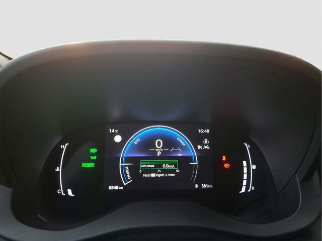 Toyota YARIS Cross 1.5 Hybrid 115 First Edition | Apple Carplay/Android Auto | Voorstoelen Verwarmd | Stuurwiel Verwarming | Parkeercamera Achter | Parkeer Sensoren Voor en Achter |