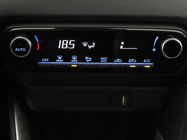 Toyota YARIS 1.5 Hybrid Bi-Tone Sport | Apple Carplay & AndroidAUTO | Camera | Privacy Glass |