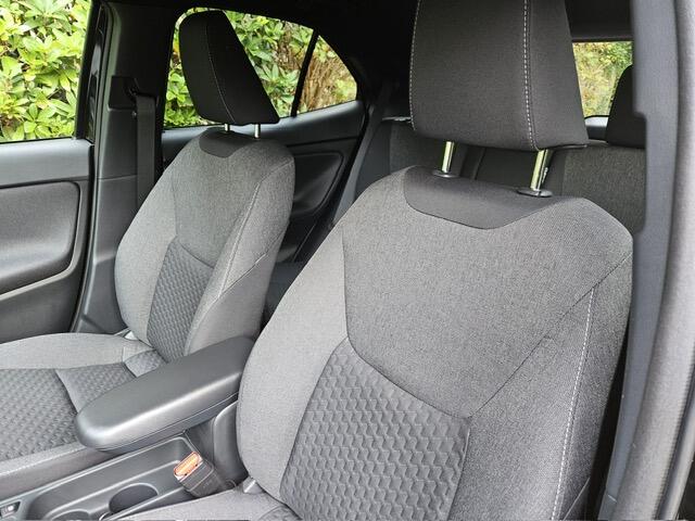 Toyota YARIS Cross 1.5 Hybrid 115 Dynamic PDC/NAVI/CARPLY