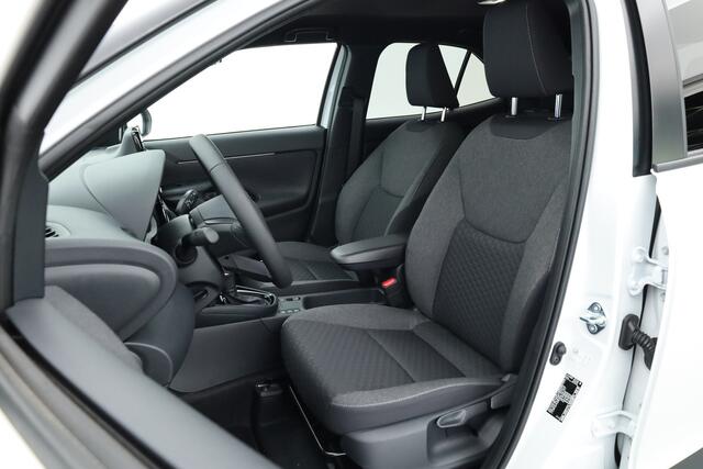 Toyota YARIS Cross 1.5 Hybrid 130 Teamplayer | Pearl White parelmoer | Winter pack | Safety Pack | Adapt. Cruise | Camera