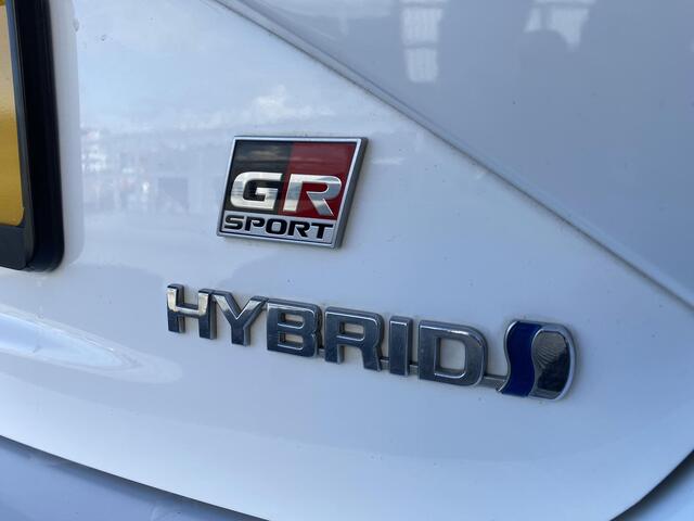 Toyota YARIS 1.5 Hybrid GR-Sport Nieuw geleverd, 1e eign. Dealeronderhouden, AppleCarPlay/AndroidAuto, Climate control, Cruise control, LM velgen, Parkeerhulpcamera, Zwart dak, Privacy glas