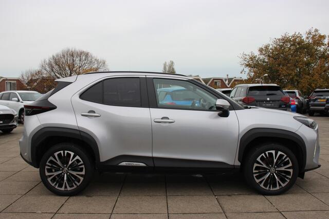 Toyota YARIS Cross 1.5 Executive Hybrid | BSM | PDC | Stuur- en Stoelverwarming |