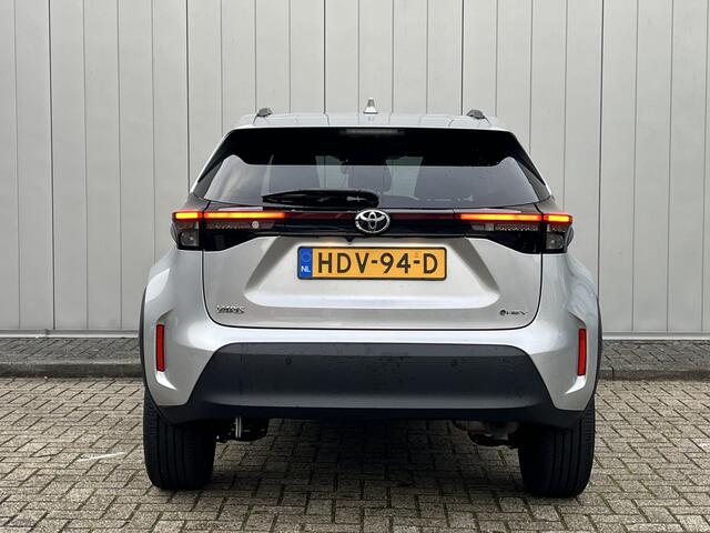 Toyota YARIS Cross 1.5 Hybrid 115 First Edition Comfort pack NL Auto PDC Blinde Spot Stoelverwarming Stuurverwarming