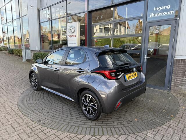 Toyota YARIS 1.5 Hybrid 115 Business