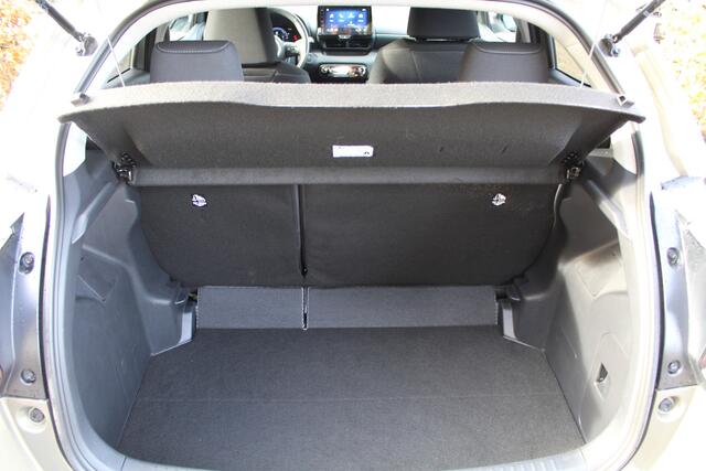 Toyota YARIS 1.5 Hybrid 115 First Edition | Rijklaar | PDC | Dodehoekdetectie | Apple/Android | Camera | Stoel/Stuur-verwarming