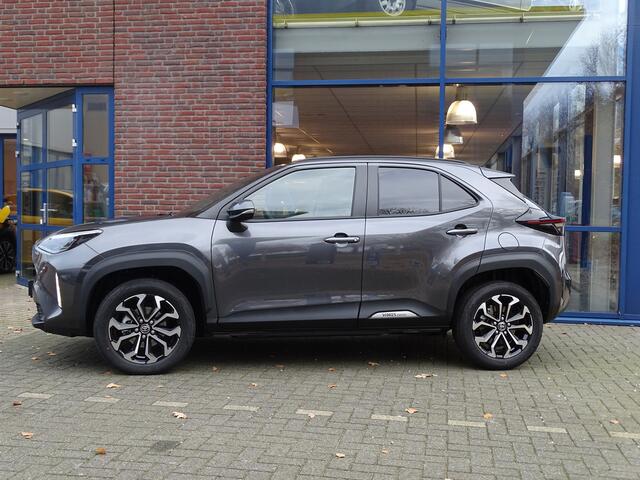 Toyota YARIS Cross 1.5 Hybrid 130 Dynamic Comfort /Safety PAKKET ASH GREY EN NIGHT SKY BLACK MET