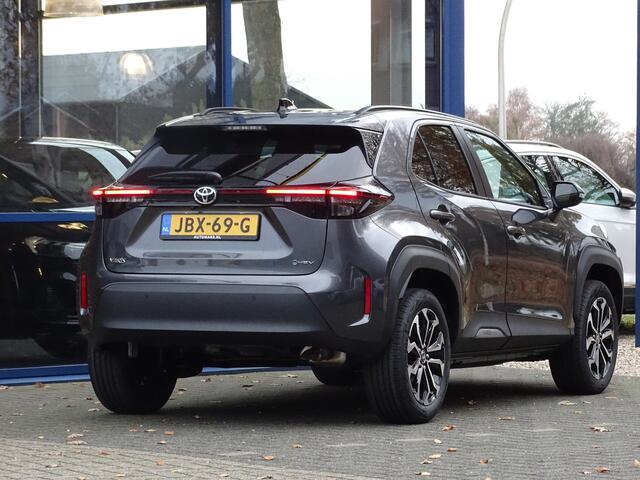 Toyota YARIS Cross 1.5 Hybrid 130 Dynamic Comfort /Safety PAKKET ASH GREY EN NIGHT SKY BLACK MET