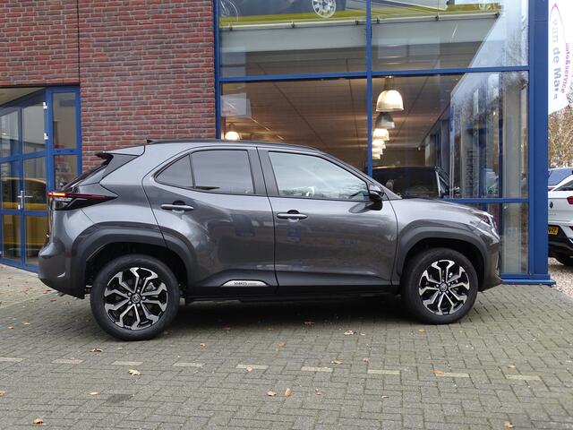 Toyota YARIS Cross 1.5 Hybrid 130 Dynamic Comfort /Safety PAKKET ASH GREY EN NIGHT SKY BLACK MET