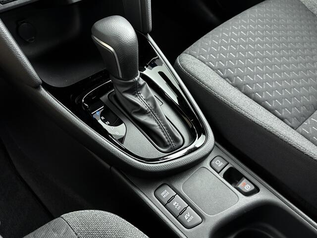 Toyota YARIS Cross 1.5 Hybrid 115 Dynamic Limited *NIEUW* | Apple Carplay/Android Auto | Dodehoekdetectie / Stoel-/Stuur verwarming | Parkeersensoren | Metaallak |