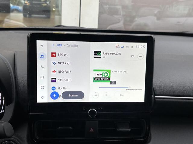 Toyota YARIS Cross 1.5 Hybrid 115 First Edition Comfortpack | Stoel en stuurverwarming | Aplle Carplay/Android Auto | NL auto | Parkeersensoren voor en achter | Toyota garantie tot 2035!