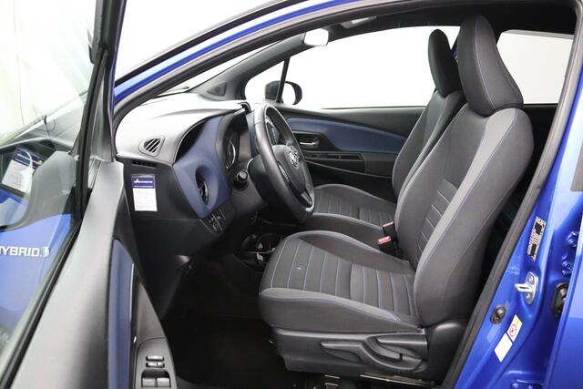 Toyota YARIS 1.5 Hybrid Bi-Tone | Led Verlichting | Achteruitrijcamera | Stoelverwarming | Keyless Start |