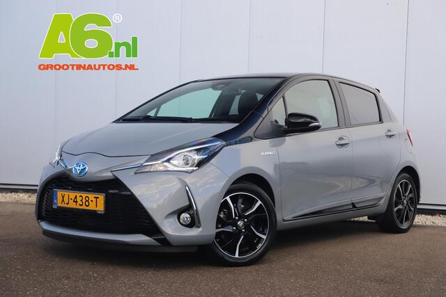 Toyota YARIS 1.5 Hybrid Bi-Tone Plus 101PK Automaat Panoramadak Navigatie Camera Clima Cruise Keyless Entry 16 inch LMV