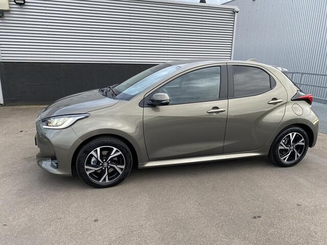 Toyota YARIS 1.5 Hybrid 115 First Edition Navigatie Apple CarPlay/Android Auto, achteruitrij camera, adaptieve cruise control, keyless, NL auto!