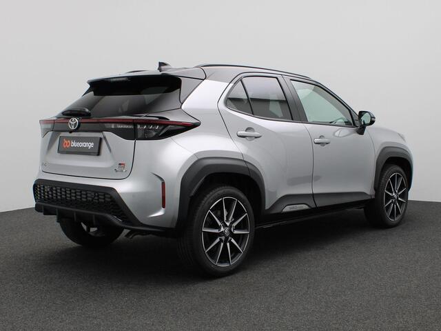 Toyota YARIS Cross 1.5 Hybrid GR Sport 130PK Aut. 18" LM Velgen, Elektr. Achterklep, Keyless, Achteruitrijcamera, Navi, Side Assist, Stoel-Stuurverwarming, Voorruitverwarming