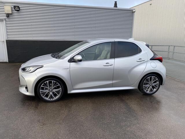 Toyota YARIS 1.5 Hybrid Launch Edition Navigatie APple CarPlay/Android Auto, achteruitrij camera, dodehoek detectie, HUD, keyless, parkeersensoren