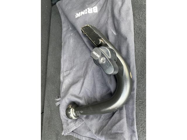 Toyota YARIS 1.5 Hybrid Launch Edition Navigatie APple CarPlay/Android Auto, achteruitrij camera, dodehoek detectie, HUD, keyless, parkeersensoren