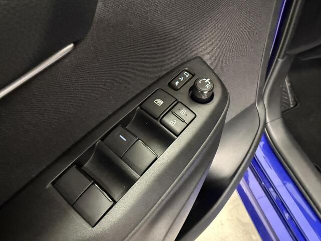 Toyota YARIS 1.5 Hybrid 115 Style Dodehoek / Stoel & Stuurverwarming / PDC voor & achter / Vol opties