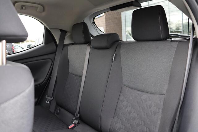 Toyota YARIS 1.5 Hybrid 115 First Edition, Apple Carplay, Android auto, Achteruitrijcamera, DAB Radio, Adaptieve Cruise Control