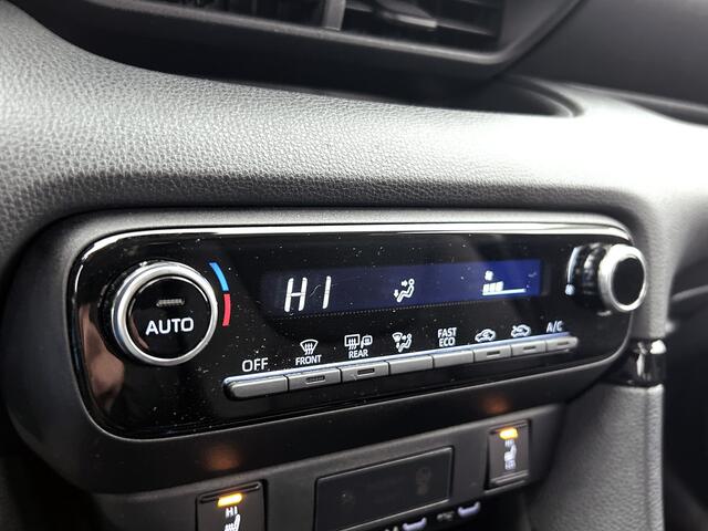 Toyota YARIS 1.5 Hybrid Dynamic | Limited | Full map navigatie |