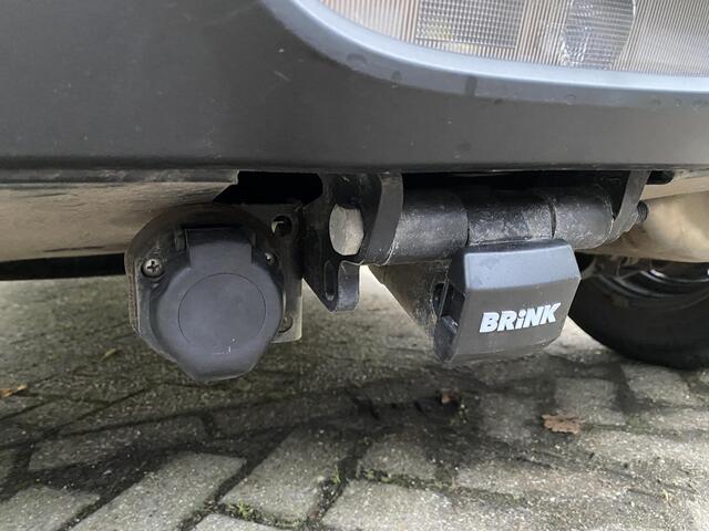 Toyota YARIS 1.5 Hybrid Active Afneembare Trekhaak, Navigatie Apple Carplay/Android Auto, achteruitrij camera, adaptieve cruise control, lage km stand!