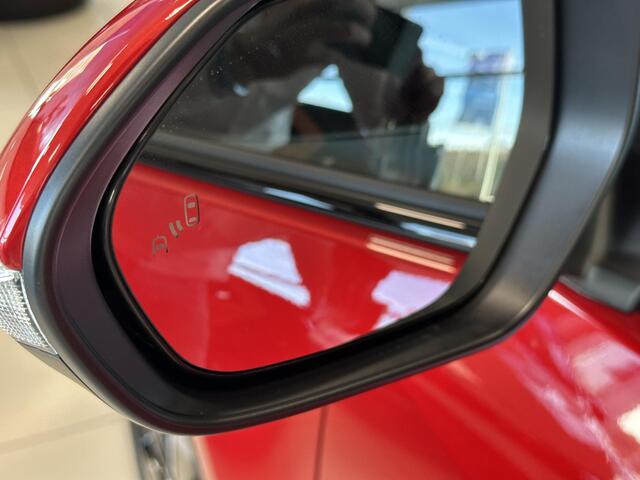 Toyota YARIS 1.5 Hybrid 130 Executive NIEUW! Direct leverbaar! ¤ 1000,- inruilpremie! Parkeersensoren voor+achter | Half lederen bekleding