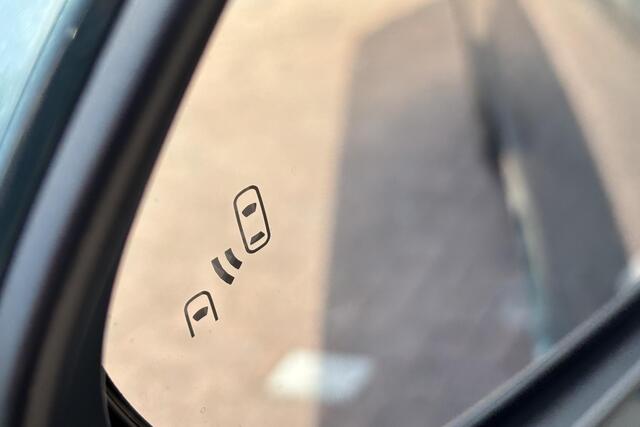 Toyota YARIS 1.5 Hybrid 115 Dynamic Comfort Pack ,Parkeersensoren, Dodehoek Detectie, Stuur /Stoel verwarming