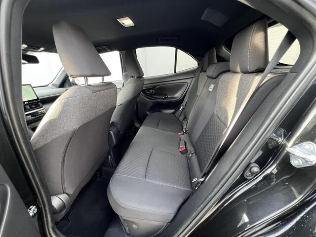 Toyota YARIS Cross 1.5 Hybrid 115 Dynamic Automaat / Fabrieksgarantie tot 05-2028 < 100.000km, tot 10 jaar mogelijk** / Navigatie via Apple Carplay Android / Stuur-, stoel- en voorruitverwarming / Camera / Adaptieve CC / 17" LM wielen /