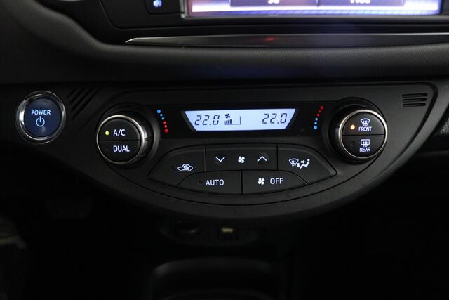 Toyota YARIS 1.5 Hybrid | Cruise control | Trekhaak | Parkeercamera | Keyless |