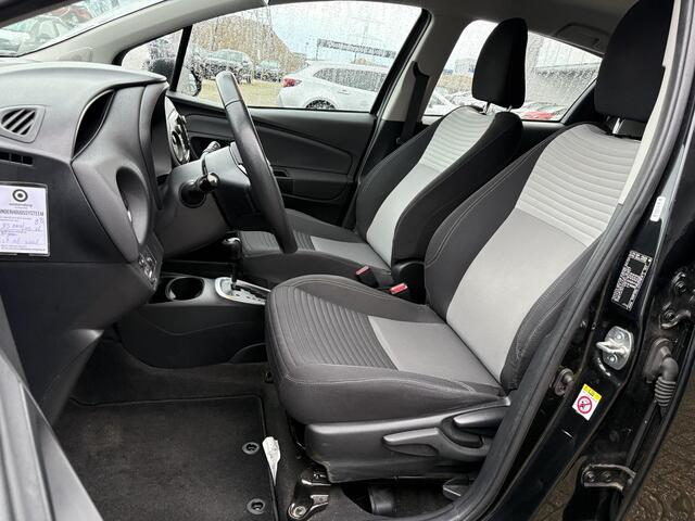 Toyota YARIS 1.5 Hybrid Design **AUTOMAAT/ TREKHAAK/ NAVIGATIE/ GARANTIE**