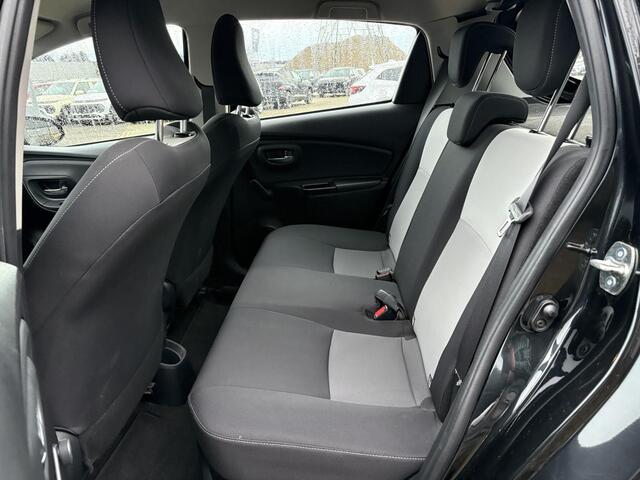 Toyota YARIS 1.5 Hybrid Design **AUTOMAAT/ TREKHAAK/ NAVIGATIE/ GARANTIE**