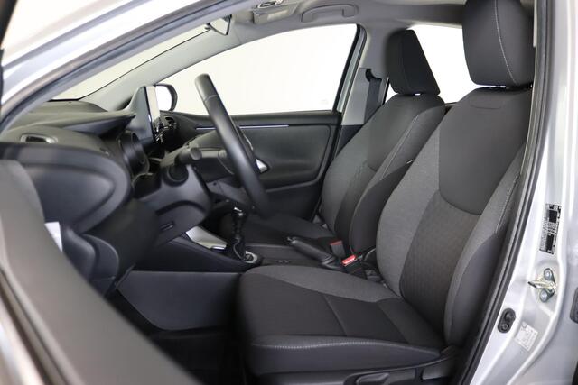 Toyota YARIS 1.5 VVT-i Dynamic Multimedia, Full Navi, Full LED, Camera, Digitaal Cockpit, Apple CarPlay/Android Auto