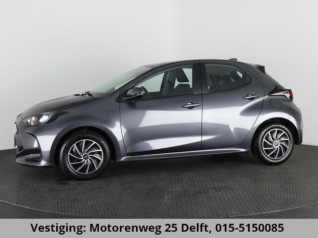 Toyota YARIS 1.5 HYBRIDE GRAYLINE NAVIGATIE GARANTIE TOT 2033 ! CAMERA.CRUISE. CLIMA.ALS NIEUW !