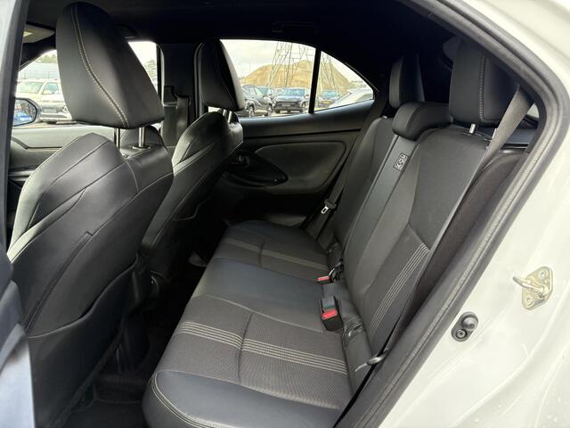 Toyota YARIS Cross 1.5 Hybrid Adventure ** NAVIGATIE/ JBL AUDIO/ HEAD-UP DISPLAY/ PAKEERSENSOREN/ KEYLESS ENTRY/ ELEKTRISCHE ACHTERKLEP**