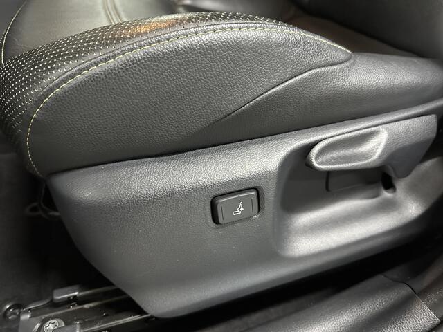 Toyota YARIS Cross 1.5 Hybrid Launch Edition 116pk | Trekhaak | Leer | HUD | Stoel- & Stuurverwarming |