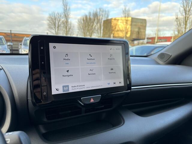Toyota YARIS 1.5 Hybrid Executive | Navi | Apple CarPlay/Android auto | Stoel en stuurverwarming | Parkeersensoren v+a | Zeer mooi en compleet!
