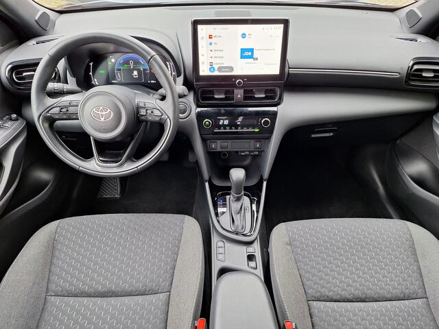 Toyota YARIS Cross 1.5 Hybrid 115 First Edition met Comfort Pack | Dode hoek detectie | PDV v+a | LM velgen | Apple/Android auto |