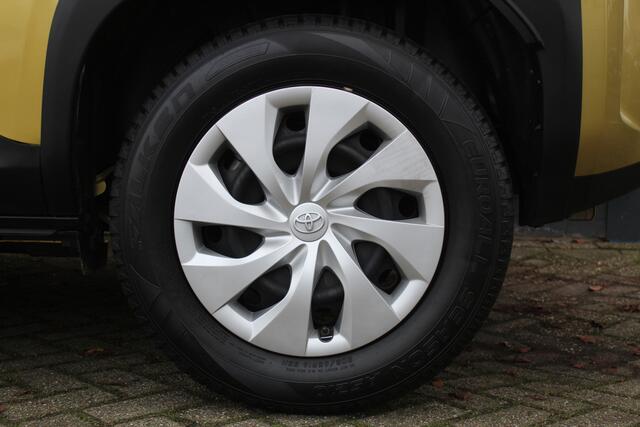 Toyota YARIS Cross 1.5 Hybrid Automaat All season banden l Adaptief cruise control l Navi l Apple/Android carplay l Armsteun l Elektrisch inklapbare buitenspiegels l Climate control l Achteruitrijcamera l VDL auto
