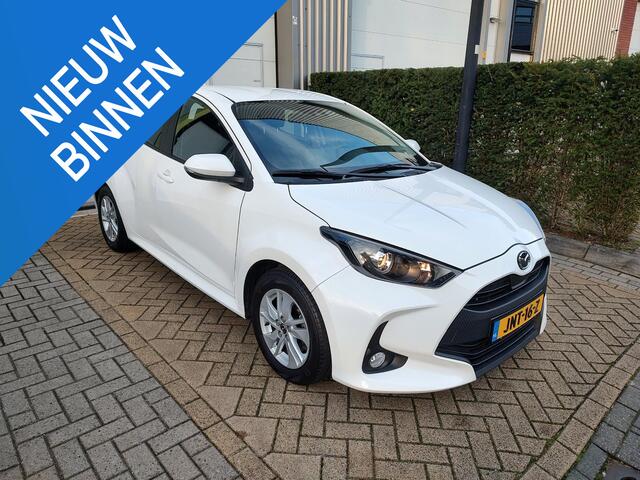 Toyota YARIS Hybrid 1.5 Agile Mazda 2 Hybrid Automaat Navigatie-Carplay Stoel-Stuurverwarming Adaptiv-Cruisecontrol