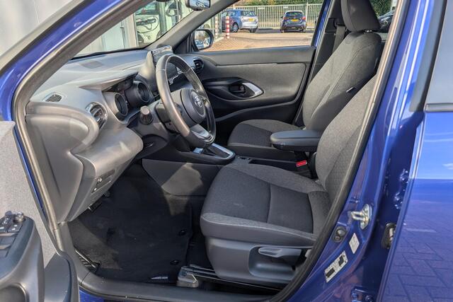 Toyota YARIS Cross 1.5 Hybrid First Edition | Navigatie| Kofferbakmat| Grote LM Velgen|