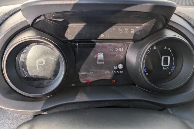 Toyota YARIS Cross 1.5 Hybrid First Edition | Navigatie| Kofferbakmat| Grote LM Velgen|