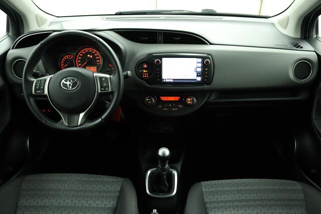 Toyota YARIS 1.3 VVT-i Trend | Airco | Cruise Control | Navigatie | Achteruitrijcamera | Bluetooth |
