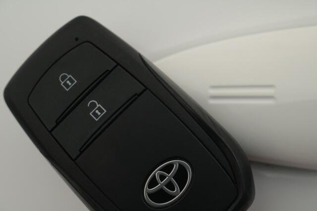 Toyota YARIS 1.5 Hybrid Active, Adaptive Cruisecontrole, Camera, Apple Carplay / Android Auto, Keyless!