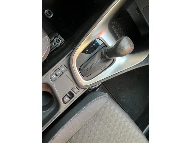 Toyota YARIS 1.5 Hybrid Dynamic Edition | Rijklaar | Apple Carplay- Android | LM-Velgen | LED