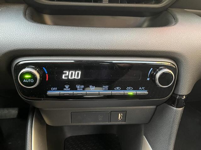 Toyota YARIS 1.5 Hybrid Dynamic Edition | Rijklaar | Apple Carplay- Android | LM-Velgen | LED