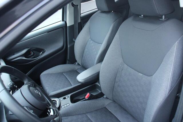 Toyota YARIS 1.5 Hybrid 115PK, 2025, 14DKM, CAMERA, LED