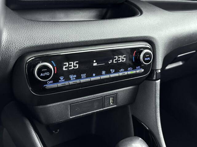 Toyota YARIS 1.5 Hybrid Executive | zwartdak | Applecarplay | achteruitrijcamera |
